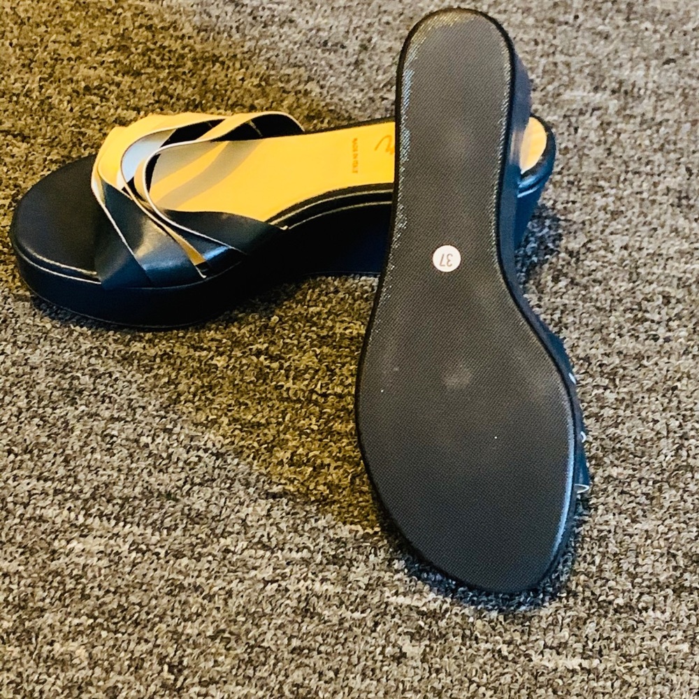 Butter Shoes - Picture 2 of 5